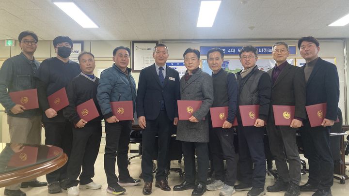 [김제=뉴시스] 전북 김제 공수의사 9명 위촉. (사진=김제시 제공) 2026.01.22. photo@newsis.com *재판매 및 DB 금지