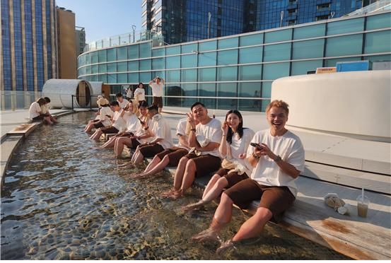 [부산=뉴시스] 지난해 4월6일 진행된 '대만 인플루언서 팸투어'에서 참가자들이 일정에 참여하고 있다. (사진=부산관광공사 제공) 2026.01.22. photo@newsis.com *재판매 및 DB 금지