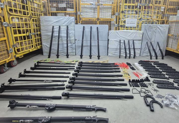 [대전=뉴시스] 특송화물로 밀반입되다 세관에 적발된 불법 모의총포.(사진=관세청 제공) *재판매 및 DB 금지