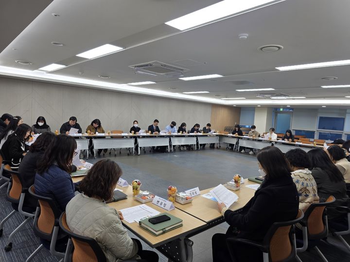 [창녕=뉴시스] 양산시는 복합위기가구에 대한 통합사례관리 네트워크 회의를 하고 있다. (사진= 창녕군 제공) 2026.01.22. photo@newsis.com *재판매 및 DB 금지