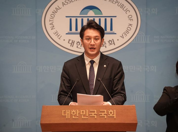 [화성=뉴시스]전용기 국회의원이 22일 국회 소통관에서 기자회견을 하고 있다.(사진=전용기 의원실 제공)2026.01.22.photo@newsis.com *재판매 및 DB 금지