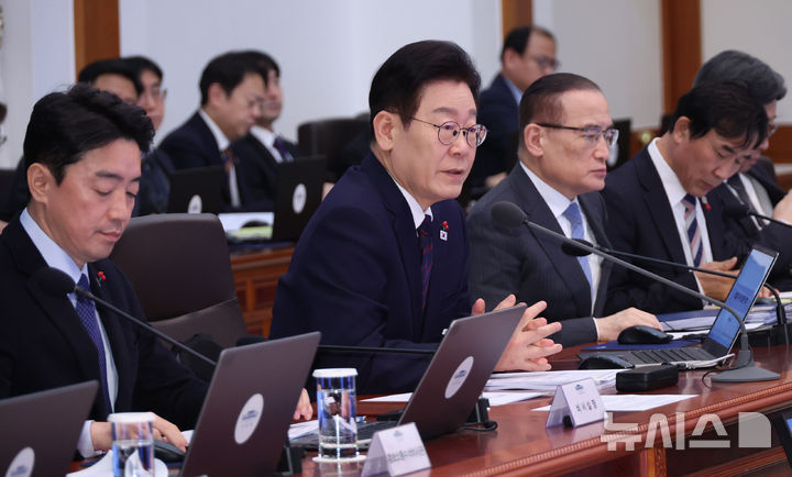 [서울=뉴시스] 최동준 기자 = 이재명 대통령이 22일 청와대에서 열린 수석보좌관회의에서 발언하고 있다. 2026.01.22. photocdj@newsis.com