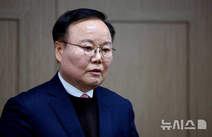 [대구=뉴시스] 이무열 기자 = 김재원 국민의힘 최고위원이 22일 대구 수성구 국민의힘 경북도당에서 열린 대구·경북 행정통합 관련 기자간담회에서 발언하고 있다. 2026.01.22. lmy@newsis.com