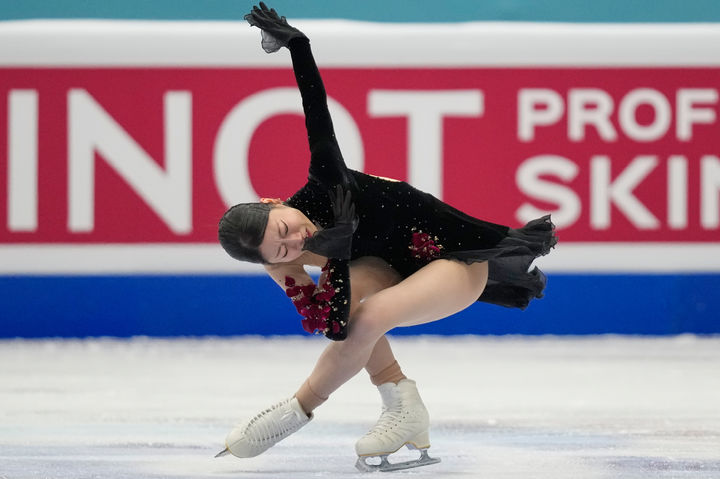 [베이징=AP/뉴시스] 이해인이 23일(현지 시간) 중국 베이징에서 열린 2026 국제빙상경기연맹(ISU) 피겨 스케이팅 사대륙선수권대회 프리스케이팅 연기를 펼치고 있다. 이해인은 최종 5위로 대회를 마쳤다. 2026.01.26.