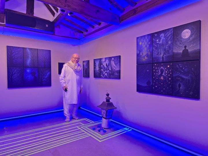 윤동주의 시를 AI아트로 재해석한 특별전을 여는 정산 김연식 작가. *재판매 및 DB 금지