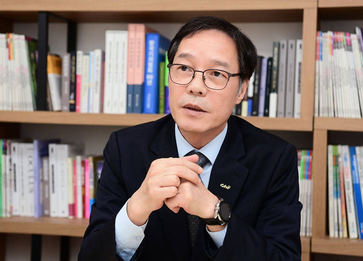 극작가 이대영이 2025년 대한민국 극작가상에 선정됐다. (사진=한국극작가협회 제공) *재판매 및 DB 금지