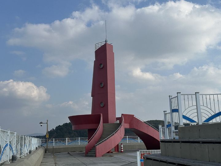 대산해수청, "21억 투입" 항로표지 개선...통합 관리·감시 - 뉴스 썸네일 이미지