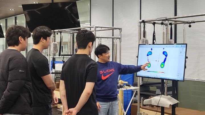 [대구=뉴시스] 대구북부소방서는 영진전문대학교 스포츠과학연구소와 함께 소방공무원 근골격계 부상 예방 프로그램을 추진했다. (사진=대구북부소방서 제공) 2026.01.23. photo@newsis.com *재판매 및 DB 금지