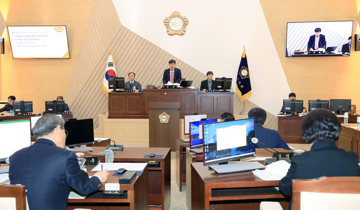 23일 삼척시의회 본회의장에서 시의회 제269회 임시회 제2차 본회의가 개최되고 있다.(사진=삼척시의회 제공) *재판매 및 DB 금지