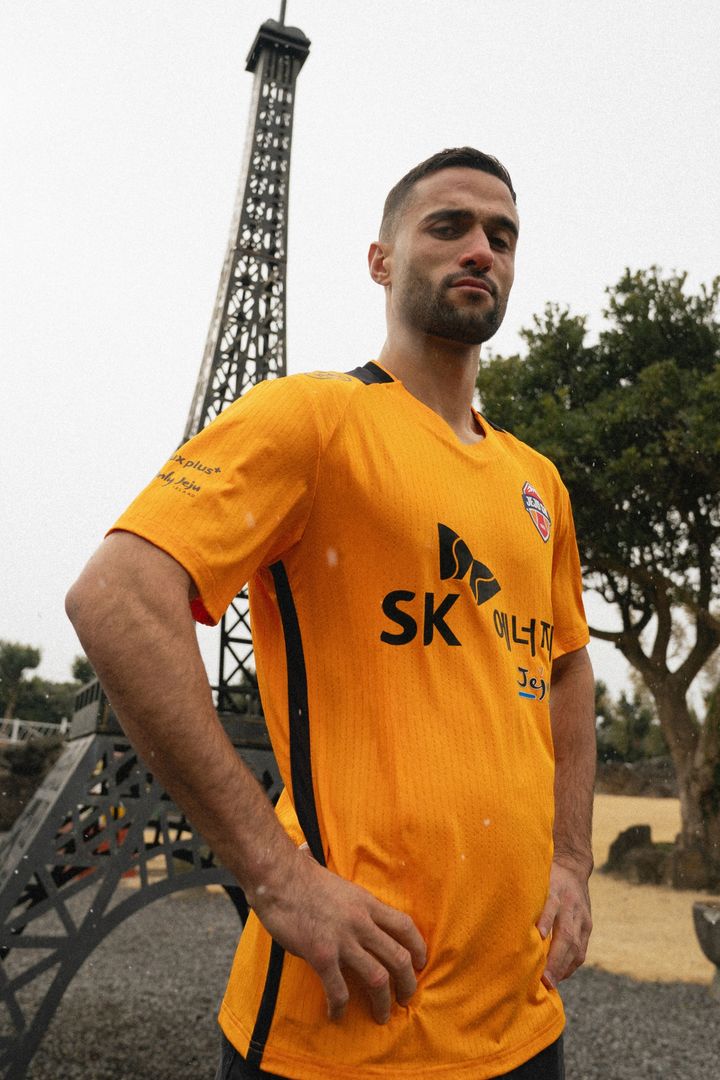 [서울=뉴시스]K리그1 제주, 프랑스 출신 센터백 세레스틴 영입. (사진=제주SK 제공)