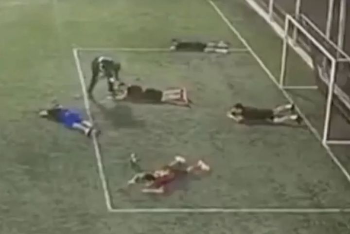 축구 경기장 난입 총격…에콰도르서 남성 3명 사망