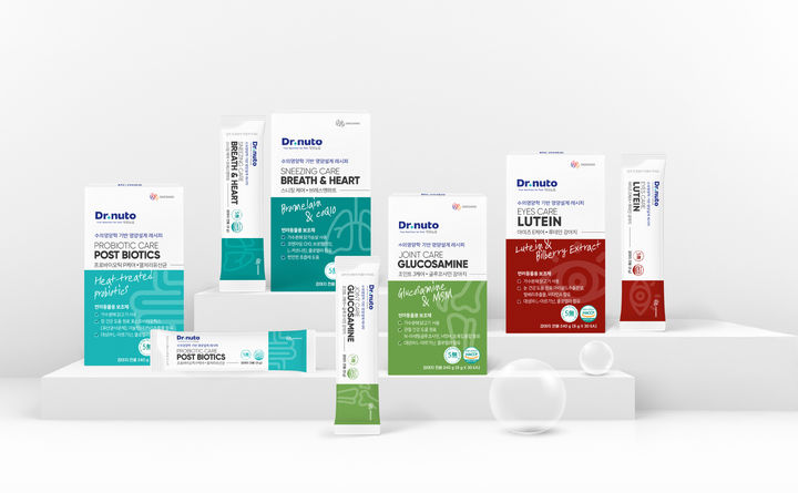 [서울=뉴시스] 대상펫라이프의 반려동물 건강기능식품 브랜드 '닥터뉴토(Dr.nuto)'는 최근 스틱형 영양 보조제 신규 라인 3종을 출시했다. (사진=닥터뉴토 제공) 2026.01.23. photo@newsis.com *재판매 및 DB 금지