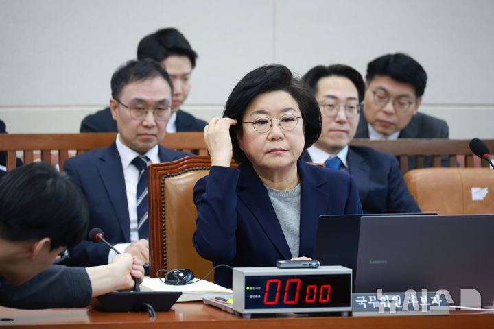 [서울=뉴시스] 고승민 기자 = 이혜훈 기획예산처 후보자가 23일 서울 여의도 국회에서 열린 재정경제기획위원회의 인사청문회에서 2026.01.23. kkssmm99@newsis.com