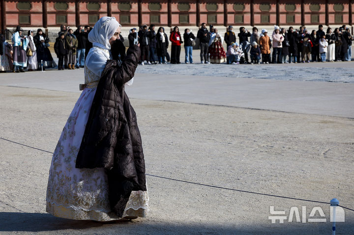 일요일도 최저 18도 '최강한파'…건조한 날씨 주의[오늘날씨]