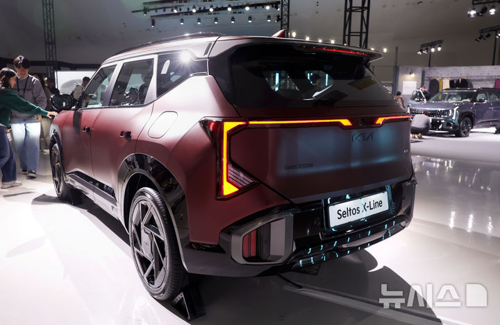 [서울=뉴시스] 홍효식 기자 = 지난 23일 서울 중구 동대문디자인플라자(DDP)에서 열린 기아 '디 올 뉴 셀토스' 미디어데이에서 소형 SUV '디 올 뉴 셀토스' 차량이 전시돼 있다. 2026.01.26. yesphoto@newsis.com