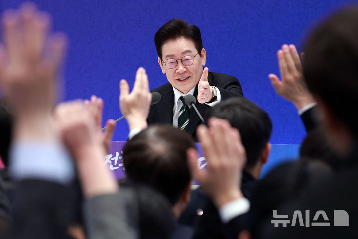 靑, 추가 출입할 뉴미디어 뽑는다…심사위 통해 최종 선정