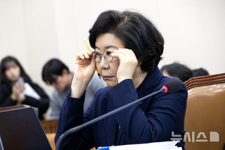 자정 넘긴 이혜훈 청문회…여야, 원펜타스·갑질의혹 등 전방위 질타(종합2보)