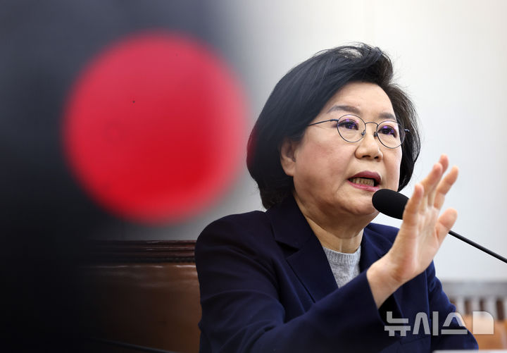 [서울=뉴시스] 고승민 기자 = 이혜훈 기획예산처 장관 후보자가 23일 오전 서울 여의도 국회 재정경제기획위원회 전체회의에서 열린 인사청문회에서 의원 질의에 답변하고 있다.(공동취재) 2026.01.23. photo@newsis.com