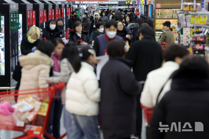 '설 민생처방' 소상공인·中企 39.3조 공급…58조 대출·보증 만기 연장