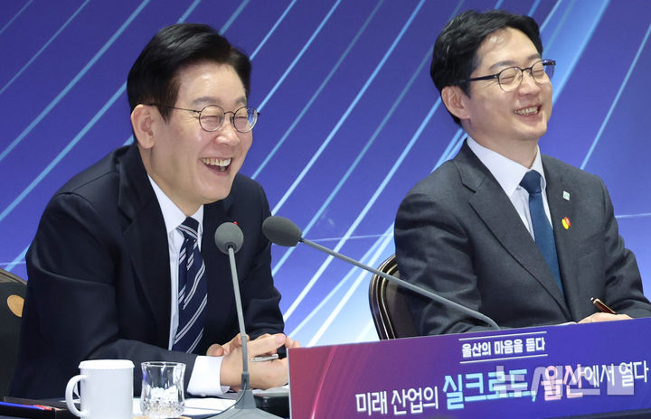 울산 찾은 이 대통령 "부울경 통합 필요…이번 지선 때 뽑는 게 현실적"