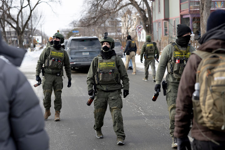 미니애폴리스 시에서 연방 이민 단속원들이 또 남성 1명 사살