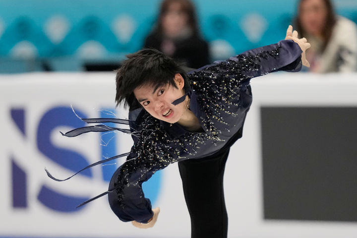 [베이징=AP/뉴시스] 차준환이 24일(현지 시간) 중국 베이징 국가체육관에서 열린 2026 국제빙상경기연맹(ISU) 사대륙선수권대회에서 쇼트프로그램 연기를 펼치고 있다. 차준환은 쇼트와 프리 스케이팅 합계 273.62점으로 시즌 최고 점수를 기록하며 준우승을 차지했다. 2026.01.26.