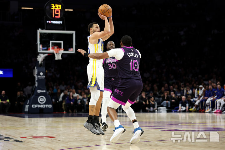 [미니애폴리스=AP/뉴시스] 미국프로농구(NBA) 골든스테이트 워리어스의 스테픈 커리. 2026.01.25. photo@newsis.com