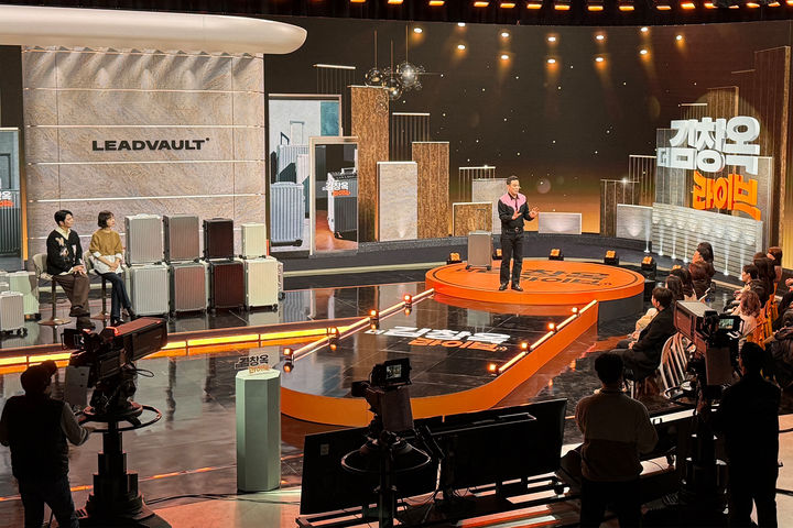 CJ온스타일 대표 콘텐츠 커머스 IP '대국민 쇼핑 솔루션 더 김창옥 라이브' (사진=CJ온스타일 제공) *재판매 및 DB 금지