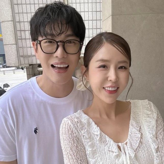 [서울=뉴시스] 문원, 신지. (사진=인스타그램 캡처) 2026.01.26. photo@newsis.com *재판매 및 DB 금지