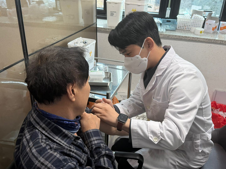 나주시가 65세 이상 취약계층을 대상으로 대상포진 무료 예방접종을 연중 실시한다. (사진=나주시 제공) photo@newsis.com *재판매 및 DB 금지