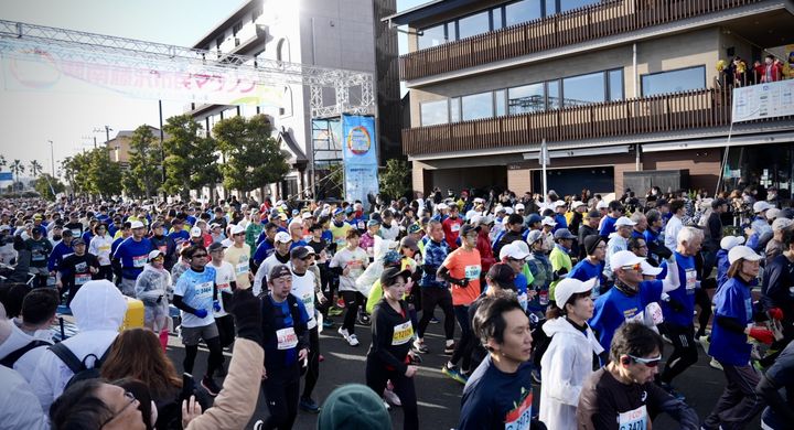 [보령=뉴시스] 일본 후지사와시에서 지난 25일 다양한 시민들이 참석한 가운데 '제16회 쇼난 후지사와 시민마라톤 대회'가 열리고 있다. (사진=보령시 제공) 2026.01.26. photo@newsis.com *재판매 및 DB 금지