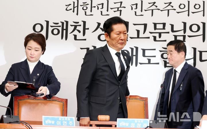 與 "합당 멈춰야" 이견 재분출…조국혁신당 "내부 정리부터"(종합)