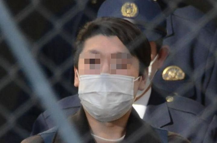 [뉴시스] 인형에 몰래 위치 추적 장치를 설치해 전 여자친구의 거주지를 알아낸 뒤 찾아가 살해한 오우치 타쿠미(28)가 경찰에 붙잡혔다. (사진=엑스 캡처) *재판매 및 DB 금지
