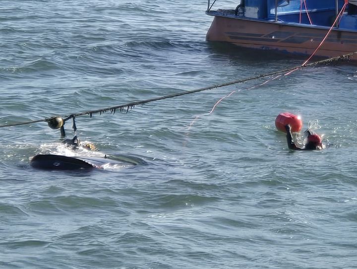 안산 선착장서 승용차 바다에 빠져…30대 운전자 심정지