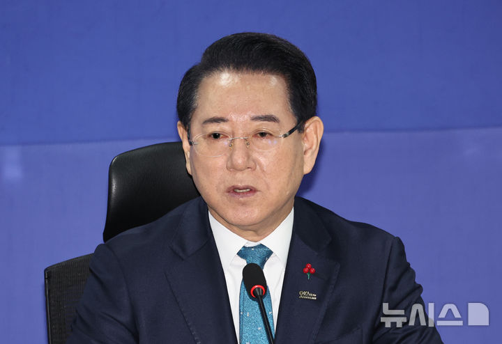 [서울=뉴시스] 김금보 기자 = 김영록 전남도지사가 27일 오전 서울 여의도 국회 의원회관에서 열린 더불어민주당 광주·전남 행정통합 조찬 간담회에서 발언을 하고 있다. 2026.01.27. kgb@newsis.com