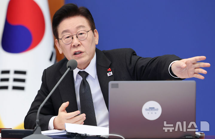 이 대통령 "국회 입법 속도 너무 느려 일하기 어려워…비정상적 부동산 집중 바로잡아야"(종합)