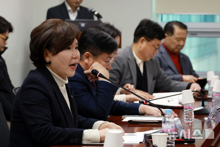 [서울=뉴시스] 고승민 기자 = 조은희 국민의힘 의원이 지난 1월27일 서울 여의도 국회 의원회관에서 열린 성범죄자 재범 방지를 위한 신상정보 등록, 공개제도 개선 정책토론회에서 인사말을 하고 있다. 2026.01.27. kkssmm99@newsis.com