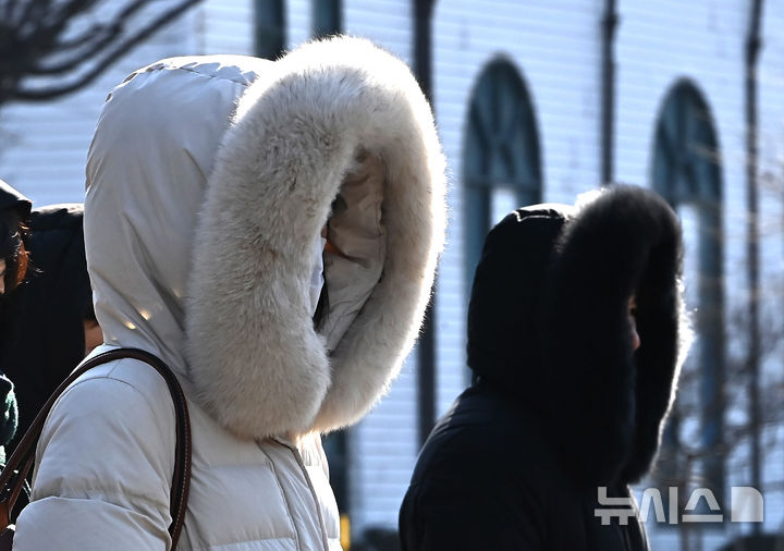 '최저 영하 15도' 아침 강추위…낮부터 기온 올라[내일날씨]