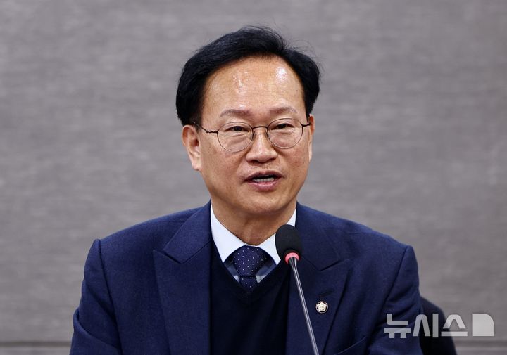 [서울=뉴시스] 김명년 기자 = 송재봉 더불어민주당 의원. 2026.08.03. kmn@newsis.com