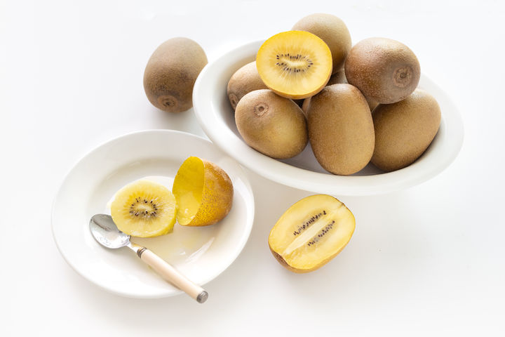 "키위, 피부·수면·기분 개선에 도움"…껍질까지 먹어야 할까?