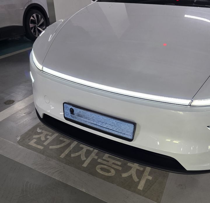 [춘천=뉴시스] 28dlf 강원특별자치도(도지사 김진태)는 탄소 중립 실현과 청정 대기 환경 조성을 위해 올해 638억원을 투입해, 전기 자동차 7838대를 보급한다고 28일 밝혔다. 사진은 기사 내용과 관련 없음. syi23@newsis.com *재판매 및 DB 금지