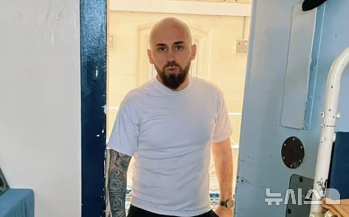 감옥서 '라방' 켠 살인범, 4000만원 벌어…영국 발칵