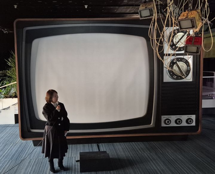 [용인=뉴시스] 이병희 기자 = 박남희 백남준아트센터 관장이 28일 백남준아트센터에서 진행된 백남준 서거 20주기 추모 행사 'AI 로봇오페라'에서 발언하고 있다. 2026.01.28. iambh@newsis.com *재판매 및 DB 금지