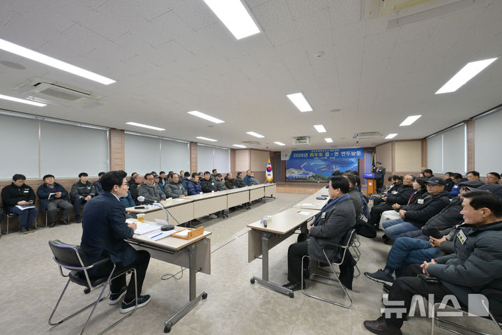 [영덕=뉴시스] 안병철 기자 = 김광열 경북 영덕군수가 최근 9개 읍·면 연두 방문을 순회하며 '현장 소통'을 진행했다.(사진=영덕군 제공) 2026.01.28. photo@newsis.com