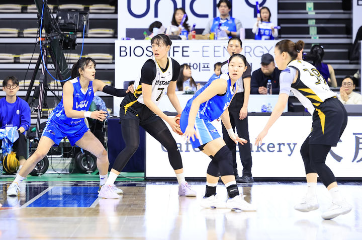 [서울=뉴시스] 여자프로농구 청주 KB국민은행의 박지수. (사진=WKBL 제공) *재판매 및 DB 금지