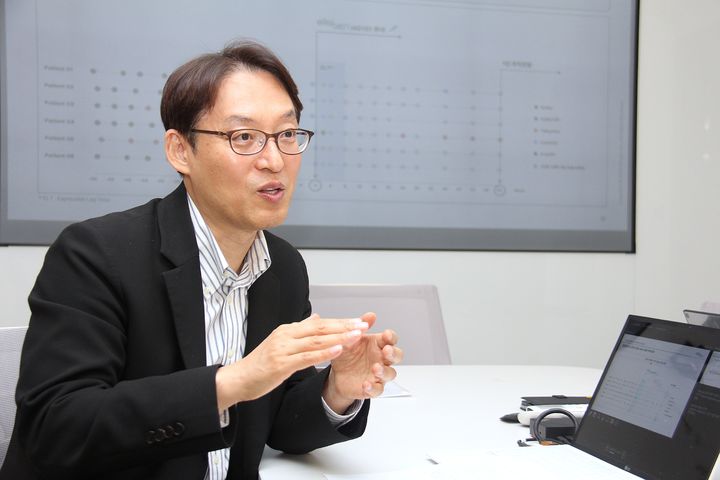 [서울=뉴시스] 엘리시젠(구 뉴라클제네틱스)의 김종묵 대표이사는 지난달 27일 고려대 산학관에 위치한 엘리시젠에서 기자들과 만나 기술을 소개했다. 2026.2.2. photo@newsis.com *재판매 및 DB 금지