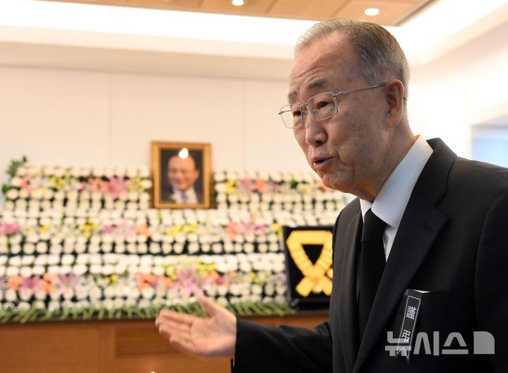 故 이해찬 장례 이틀차…반기문·정몽준·윤상현 등 추모 발길