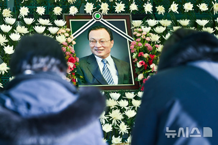 전국 각지에 설치된 이해찬 전 총리 합동분향소… 조문객 발길 이어져 [뉴시스Pic]