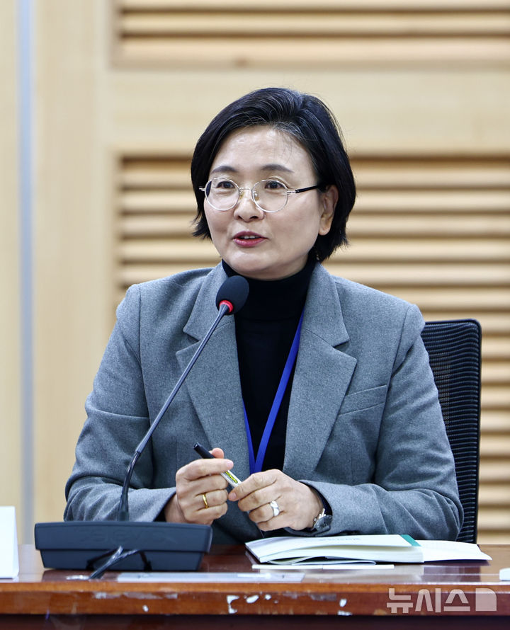 [서울=뉴시스] 김명년 기자 = 임미애 더불어민주당 국회의원이 28일 오전 서울 여의도 국회 의원회관에서 열린 '지방자치 30년 평가와 과제' 토론회에서 발언하고 있다. 2026.01.28. kmn@newsis.com