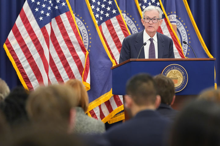 [워싱턴=AP/뉴시스] 제롬 파월 미국 연방준비제도(Fed·연준) 의장이 28일(현지 시간) 워싱턴 소재 연준 청사에서 연방공개시장위원회(FOMC) 회의 후 기자회견을 열어 발언하고 있다. 2026.01.29.